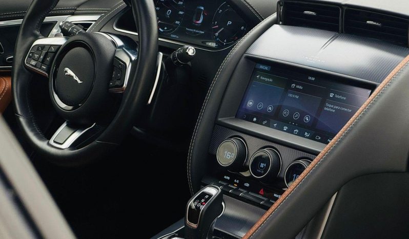 
								JAGUAR F-TYPE cheio									