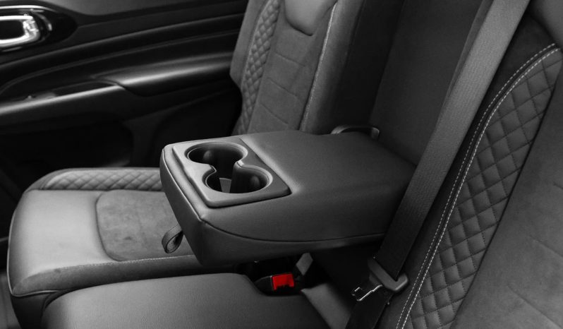 
								JEEP COMMANDER cheio									