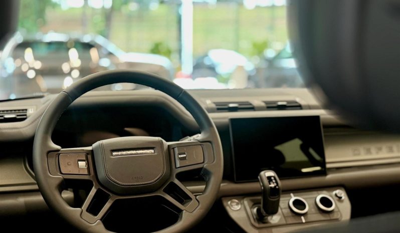 
								LAND ROVER DEFENDER cheio									