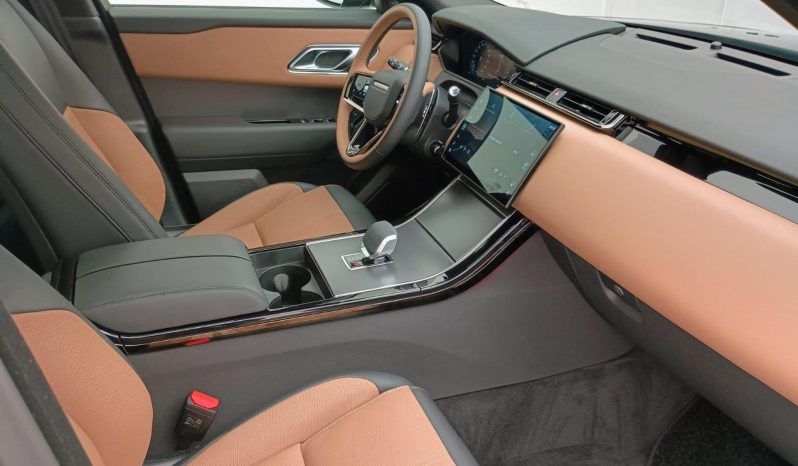 
								LAND ROVER RANGE ROVER VELAR cheio									