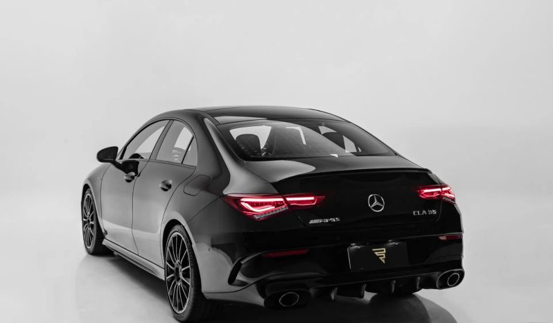 
								MERCEDES-BENZ CLA 35 AMG cheio									