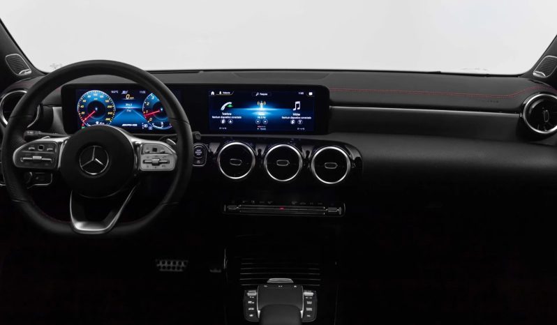 
								MERCEDES-BENZ CLA 35 AMG cheio									
