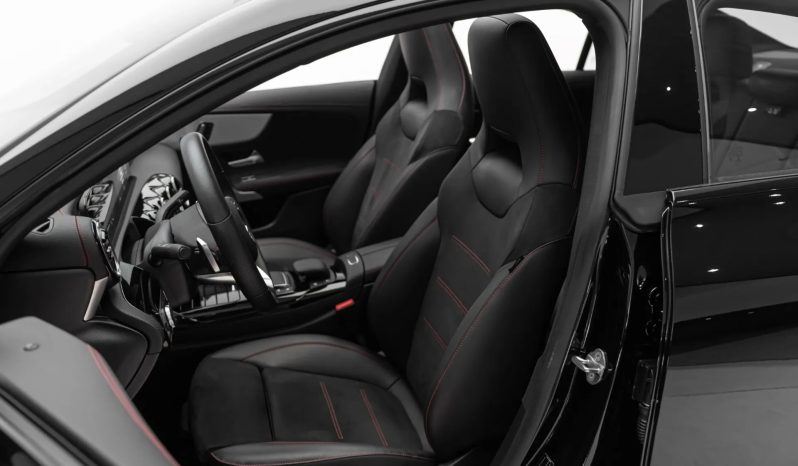 
								MERCEDES-BENZ CLA 35 AMG cheio									