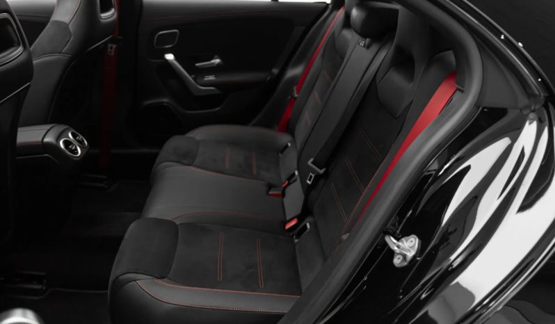 
								MERCEDES-BENZ CLA 35 AMG cheio									