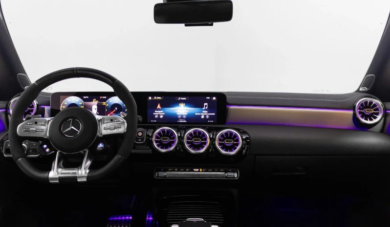 
								MERCEDES-BENZ CLA 45 AMG cheio									