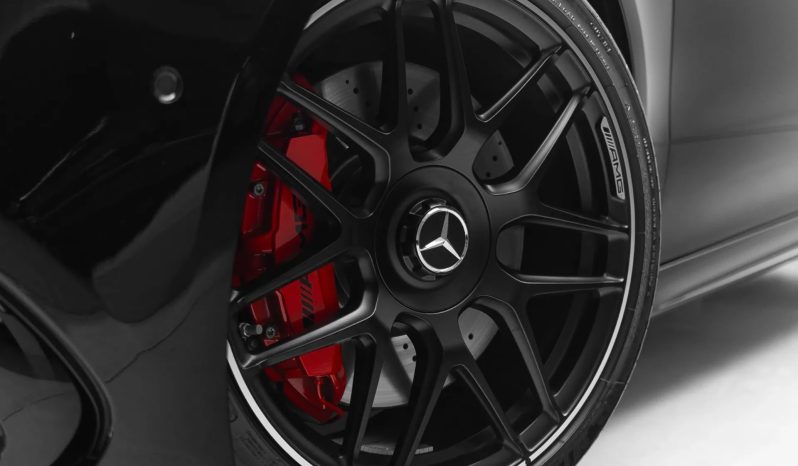
								MERCEDES-BENZ CLA 45 AMG cheio									
