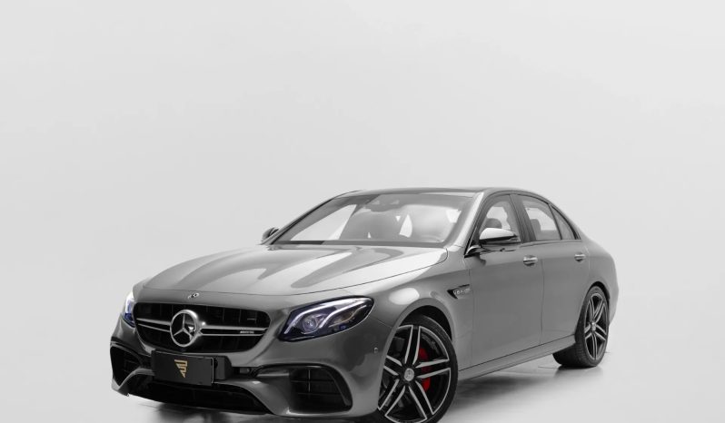 Mercedes E 63 AMG Alphaville