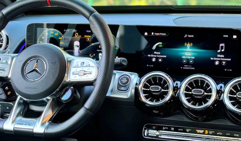 
								MERCEDES-BENZ GLB 35 AMG cheio									