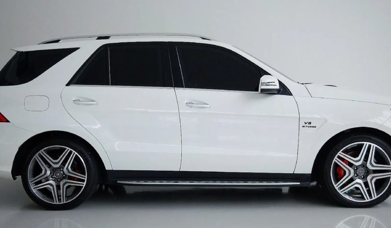 
								MERCEDES-BENZ ML 63 AMG cheio									
