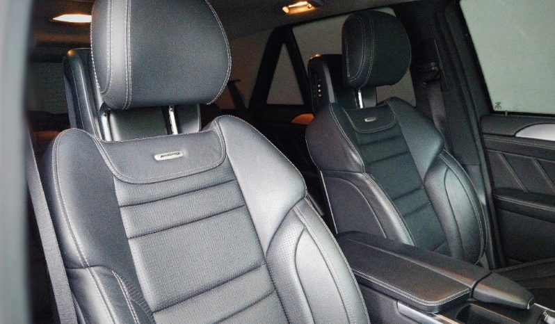 
								MERCEDES-BENZ ML 63 AMG cheio									