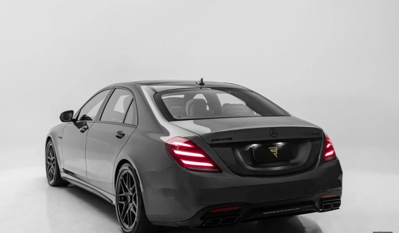 
								MERCEDES-BENZ S 63 AMG cheio									