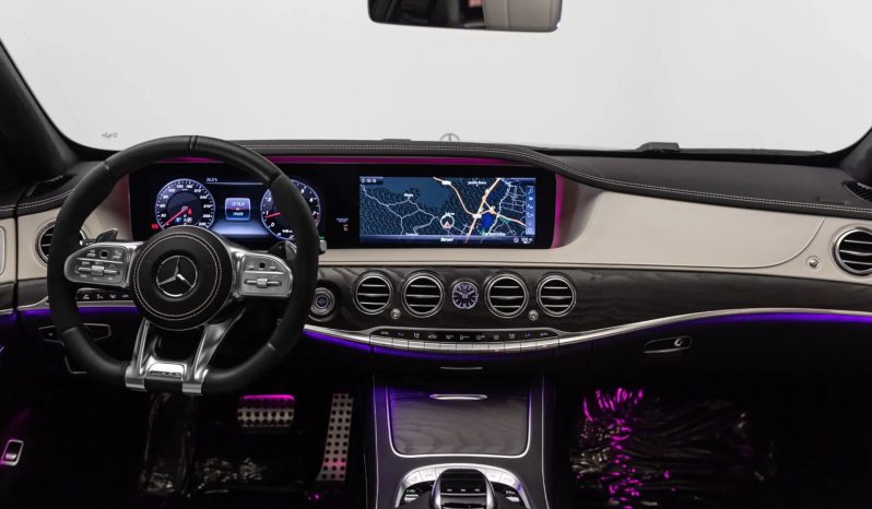 
								MERCEDES-BENZ S 63 AMG cheio									