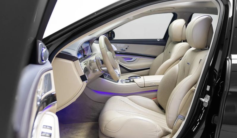 
								MERCEDES-BENZ S 63 AMG cheio									