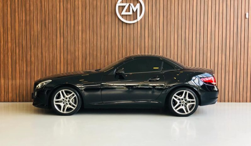
								MERCEDES-BENZ SLC 300 cheio									