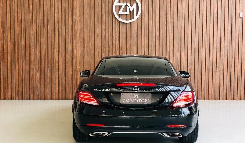 
								MERCEDES-BENZ SLC 300 cheio									