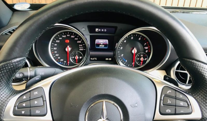 
								MERCEDES-BENZ SLC 300 cheio									
