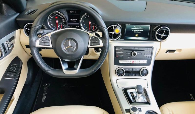 
								MERCEDES-BENZ SLC 300 cheio									