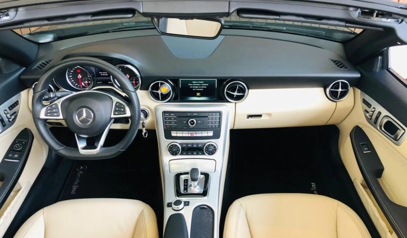 
								MERCEDES-BENZ SLC 300 cheio									