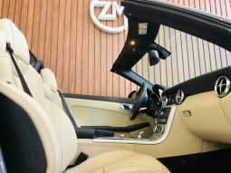 
										MERCEDES-BENZ SLC 300 cheio									