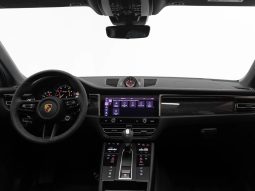 
										PORSCHE MACAN cheio									
