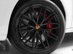 
										PORSCHE MACAN cheio									