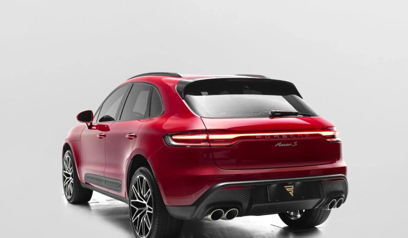 
								PORSCHE MACAN cheio									
