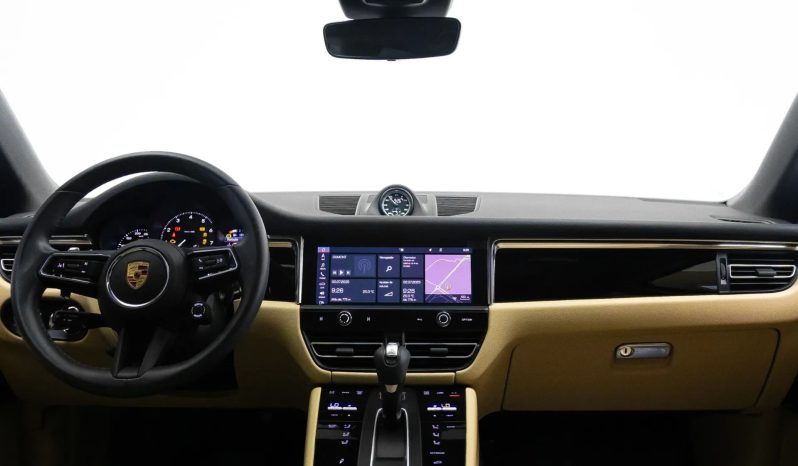 
								PORSCHE MACAN cheio									