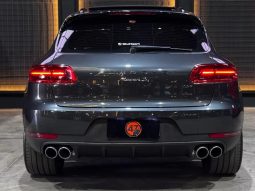 
										PORSCHE MACAN cheio									