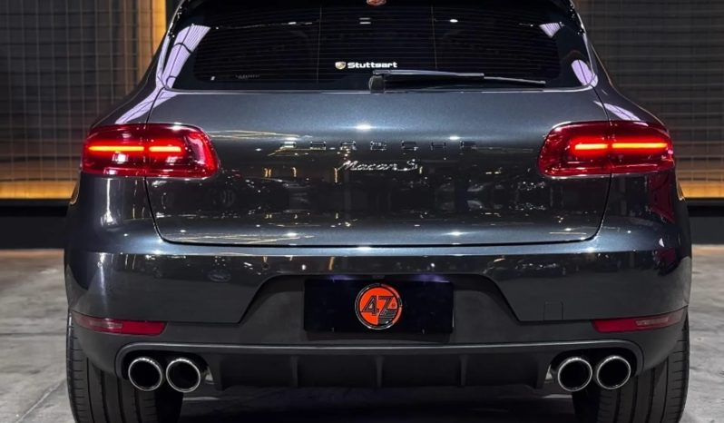 
								PORSCHE MACAN cheio									