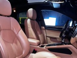 
										PORSCHE MACAN cheio									