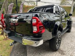 
										TOYOTA HILUX cheio									