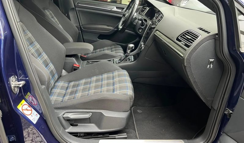 
								VOLKSWAGEN GOLF cheio									