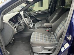 
										VOLKSWAGEN GOLF cheio									