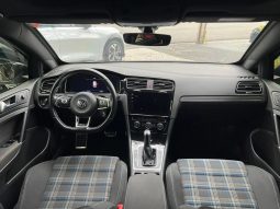 
										VOLKSWAGEN GOLF cheio									