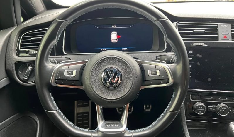 
								VOLKSWAGEN GOLF cheio									
