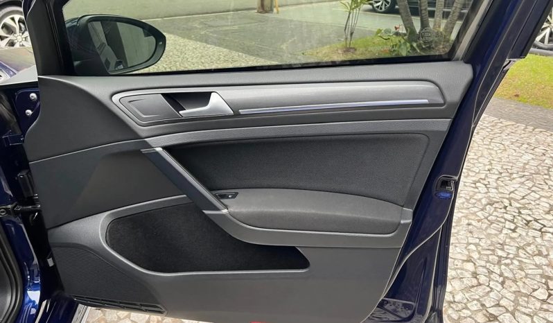 
								VOLKSWAGEN GOLF cheio									