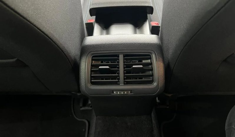 
								VOLKSWAGEN GOLF cheio									