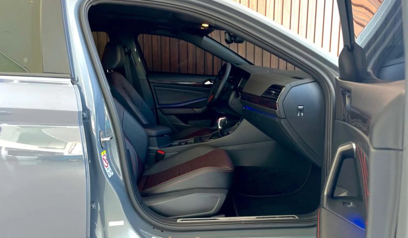 
								VOLKSWAGEN JETTA cheio									