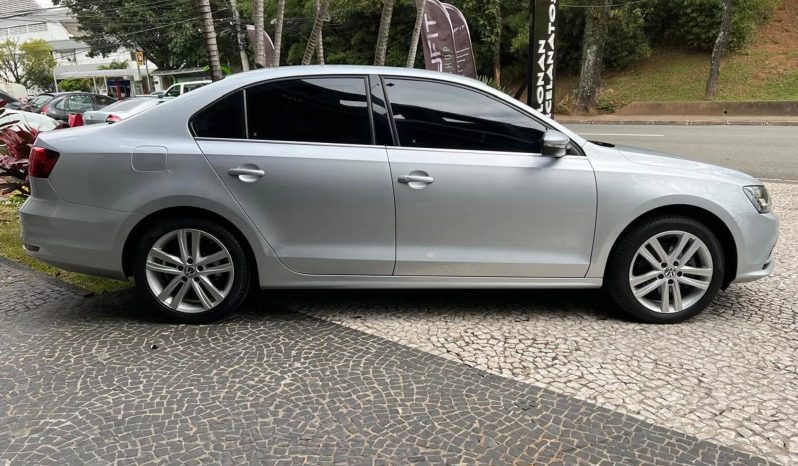 
								VOLKSWAGEN JETTA cheio									