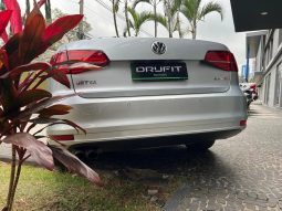 
										VOLKSWAGEN JETTA cheio									