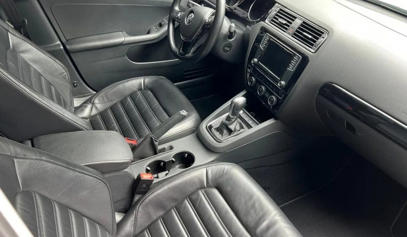 
								VOLKSWAGEN JETTA cheio									