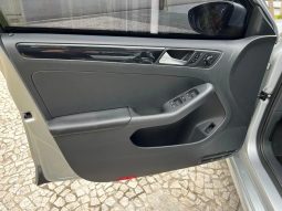
										VOLKSWAGEN JETTA cheio									