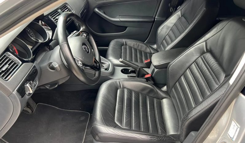 
								VOLKSWAGEN JETTA cheio									