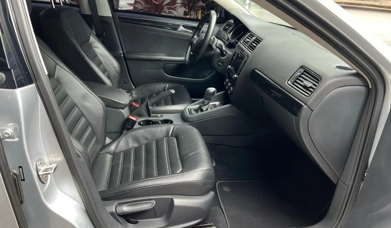 
								VOLKSWAGEN JETTA cheio									