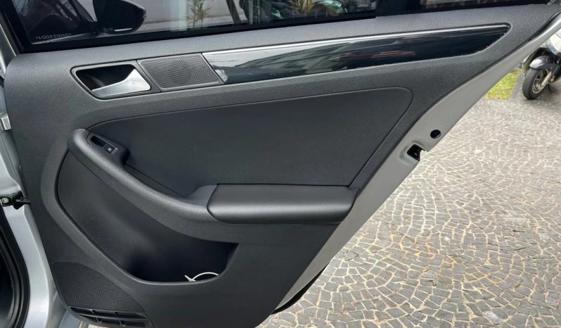 
								VOLKSWAGEN JETTA cheio									