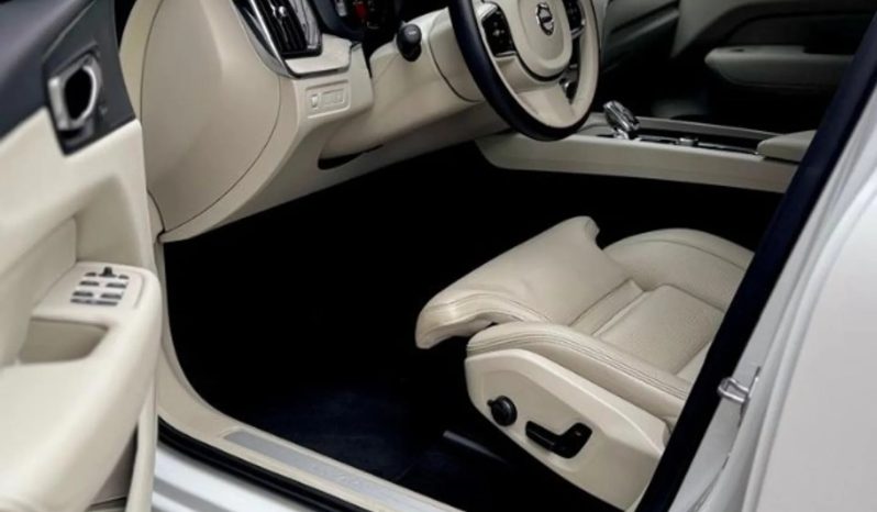 
								VOLVO XC60 cheio									