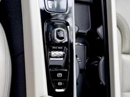 
										VOLVO XC60 cheio									