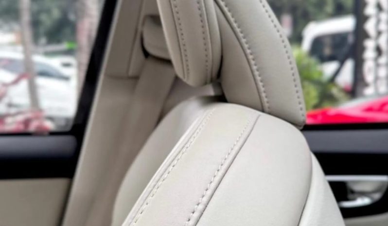 
								VOLVO XC60 cheio									