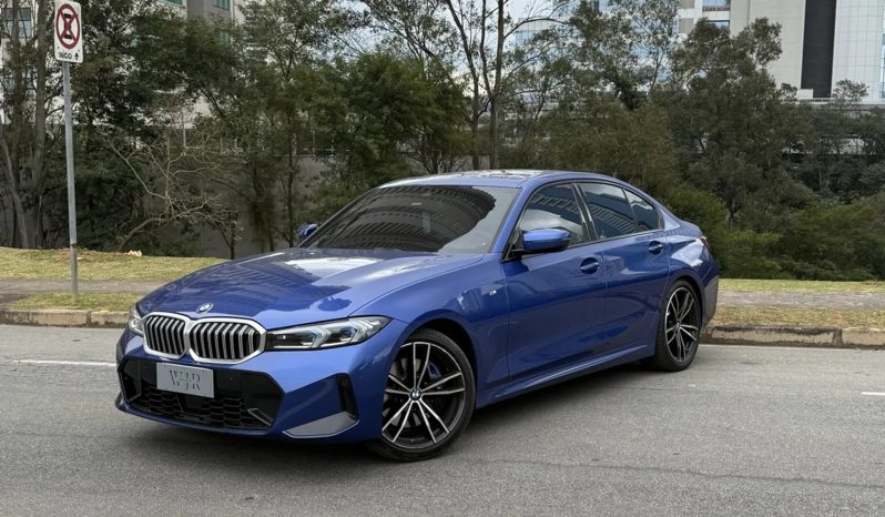 
								BMW 320i cheio									