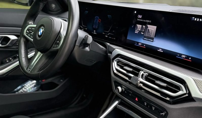
								BMW 320i cheio									